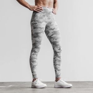 NWT NOBULL Camo Tights Size Small